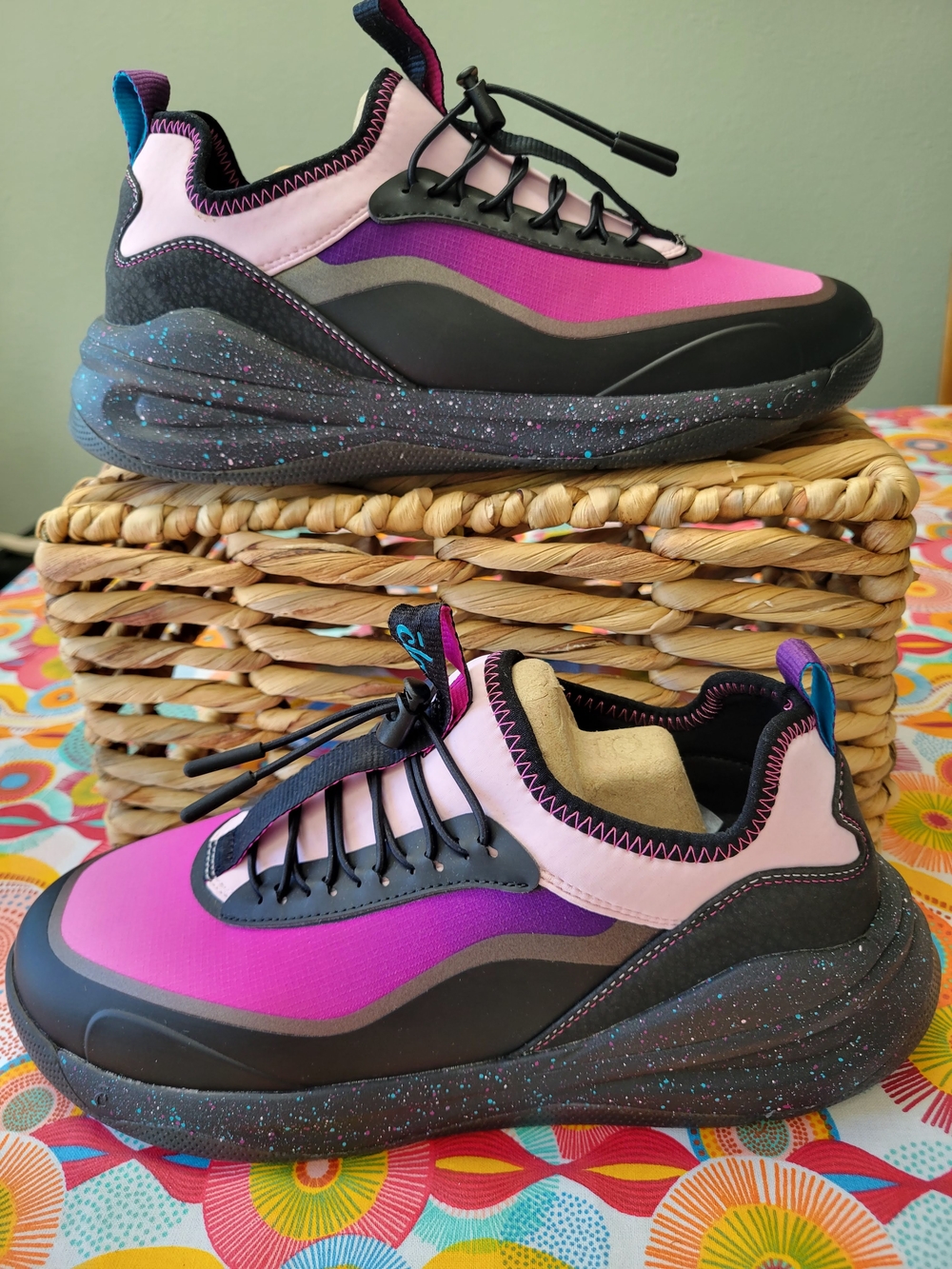 Clove Women's Aeros Sneakers Shoes Arctic Pink Size 9